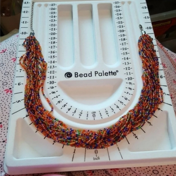 19" Beautiful braided bead necklace EUC - Picture 4 of 5